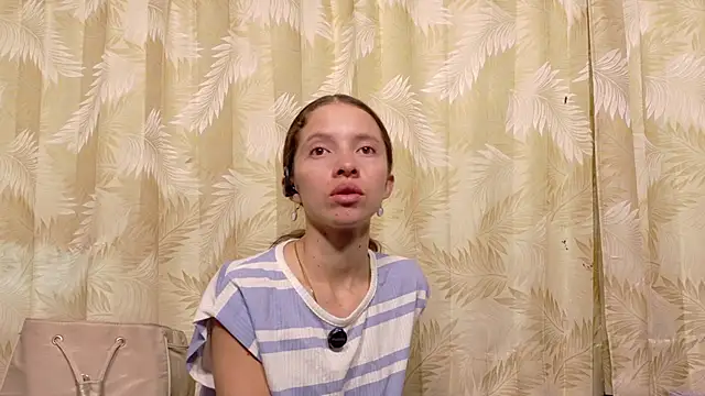 Snapshot of sweetdam12 chatting on 09/10/25, 03:01 sweetdam12 online show from 09/10/25, 03:01