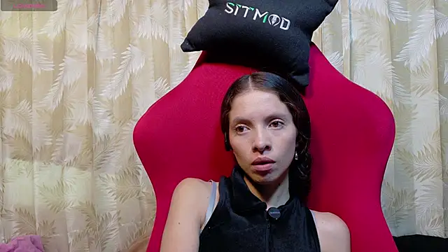 Snapshot of sweetdam12 chatting on 09/11/25, 08:20 sweetdam12 online show from 09/11/25, 08:20