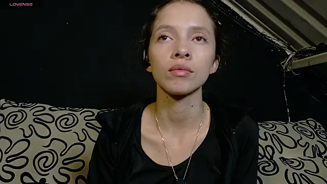 Snapshot of sweetdam12 chatting on 10/27/25, 08:35 sweetdam12 online show from 10/27/25, 08:35