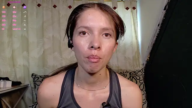 Snapshot of sweetdam12 chatting on 11/18/25, 08:46 sweetdam12 online show from 11/18/25, 08:46