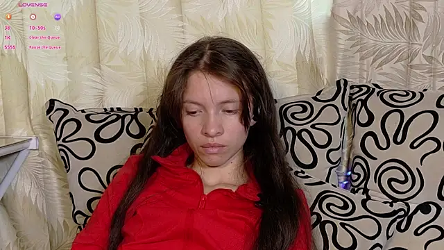 Snapshot of sweetdam12 chatting on 11/19/25, 08:31 sweetdam12 online show from 11/19/25, 08:31