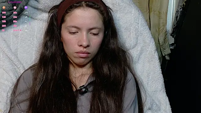 Snapshot of sweetdam12 chatting on 12/16/25, 08:03 sweetdam12 online show from 12/16/25, 08:03