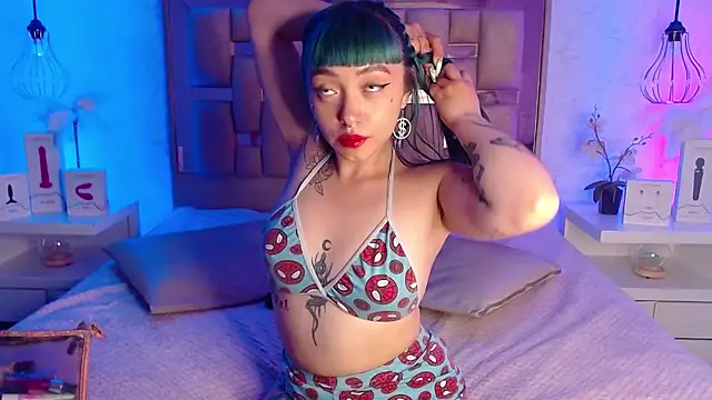 Snapshot of GigiVolkova chatting on 02/08/25, 01:32 GigiVolkova online show from 02/08/25, 01:32