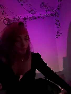 Snapshot of GigiVolkova chatting on 10/05/25, 10:18 GigiVolkova online show from 10/05/25, 10:18