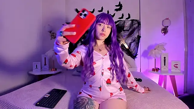 Snapshot of GigiVolkova chatting on 10/22/25, 04:57 GigiVolkova online show from 10/22/25, 04:57