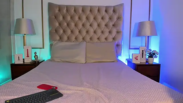 Snapshot of GigiVolkova chatting on 10/25/25, 03:58 GigiVolkova online show from 10/25/25, 03:58