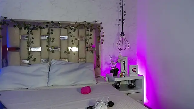 Snapshot of GigiVolkova chatting on 11/27/25, 03:52 GigiVolkova online show from 11/27/25, 03:52