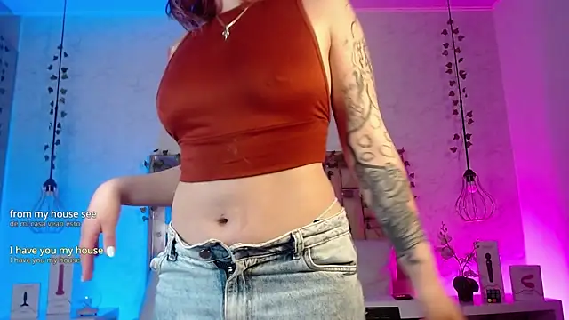 Snapshot of GigiVolkova chatting on 12/05/25, 03:15 GigiVolkova online show from 12/05/25, 03:15