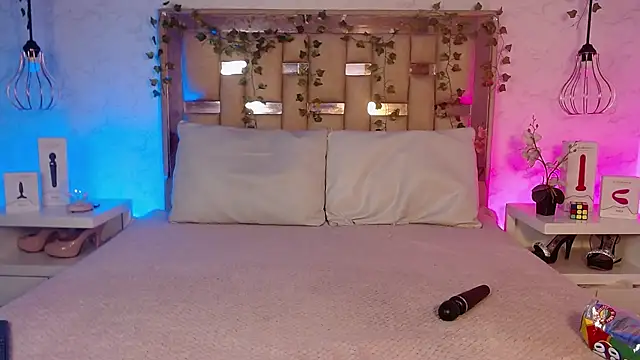 Snapshot of GigiVolkova chatting on 12/15/25, 07:29 GigiVolkova online show from 12/15/25, 07:29