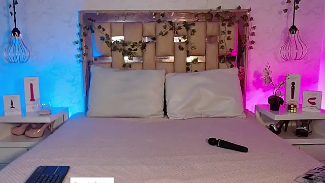 Snapshot of GigiVolkova chatting on 12/18/25, 08:04 GigiVolkova online show from 12/18/25, 08:04