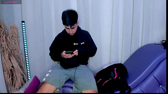 Yourslust  online show from 11/17/25, 07:41