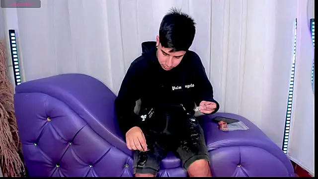 Yourslust  online show from 11/23/25, 01:33