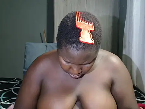 Snapshot of WetwetPussy31 chatting on 06/13/26, 02:31 WetwetPussy31 online show from 06/13/26, 02:31
