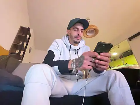 Rebeu313 online show from 12/26/24, 08:00