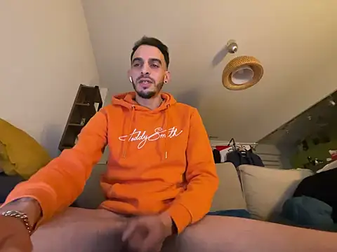 Rebeu313 online show from 01/04/25, 01:21