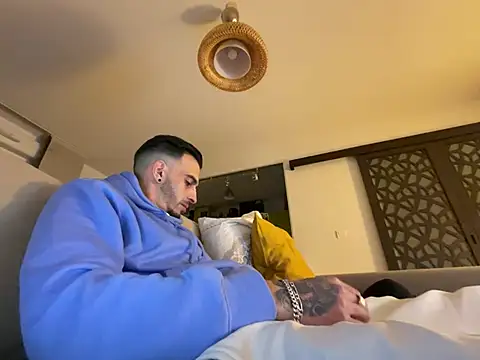 Rebeu313 online show from 02/26/25, 04:25