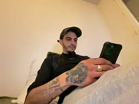 Rebeu313 online show from 01/12/26, 06:46