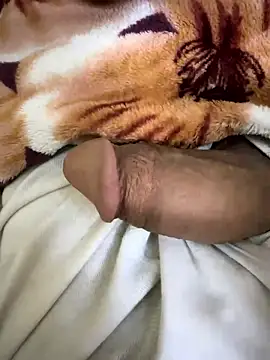 Snapshot of hamed-697 chatting on 12/03/24, 10:39 hamed-697 online show from 12/03/24, 10:39