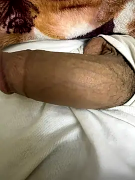 Snapshot of hamed-697 chatting on 12/03/24, 07:00 hamed-697 online show from 12/03/24, 07:00