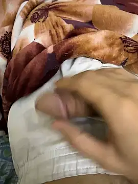 Snapshot of hamed-697 chatting on 12/14/24, 11:45 hamed-697 online show from 12/14/24, 11:45