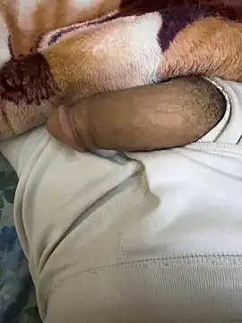 Snapshot of hamed-697 chatting on 02/08/25, 10:40 hamed-697 online show from 02/08/25, 10:40