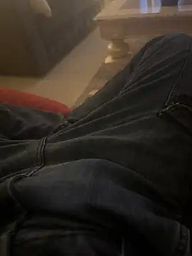 Snapshot of hamed-697 chatting on 02/19/25, 12:35 hamed-697 online show from 02/19/25, 12:35