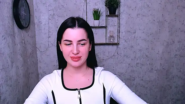 DivaKaily  online show from 02/06/25, 09:32