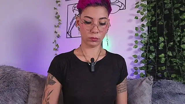 MiaMorgan  online show from 12/05/25, 12:58