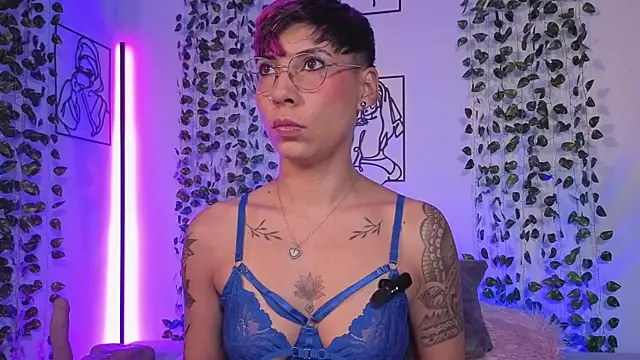 Snapshot of MiaMorgan_ chatting on 05/27/26, 02:25 MiaMorgan online show from 05/27/26, 02:25