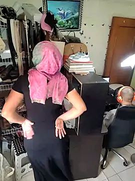 NAJWA-ARAB online show from 11/04/25, 03:33