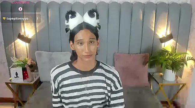 skyyfoxpraga online show from 01/12/25, 01:11