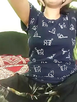 Snapshot of Taniya07 chatting on 01/19/25, 04:04 Taniya07 online show from 01/19/25, 04:04