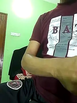 Snapshot of Taniya07 chatting on 02/26/25, 04:45 Taniya07 online show from 02/26/25, 04:45