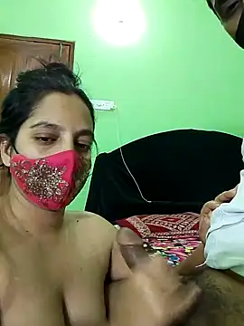 Snapshot of Taniya07 chatting on 03/08/25, 08:03 Taniya07 online show from 03/08/25, 08:03