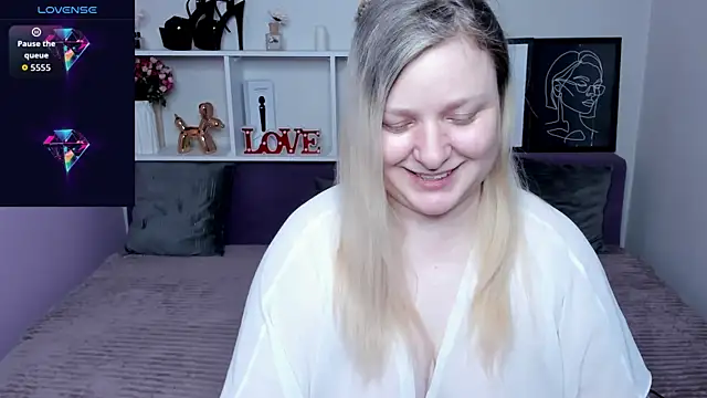 AnnaXCherri online show from 11/28/25, 02:47