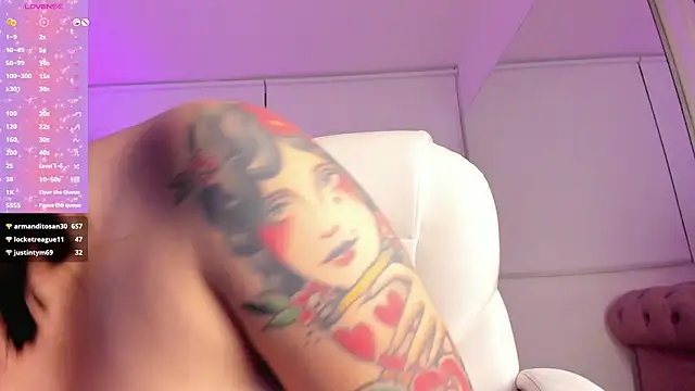 Snapshot of mia_bonneett chatting on 02/27/25, 02:21 mia bonneett online show from 02/27/25, 02:21