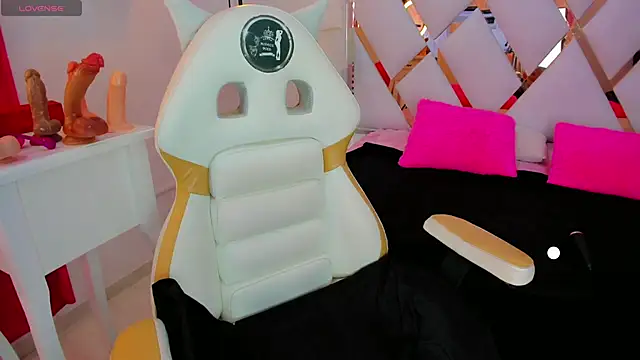 Snapshot of samy__milf chatting on 09/26/25, 06:45 samy milf online show from 09/26/25, 06:45