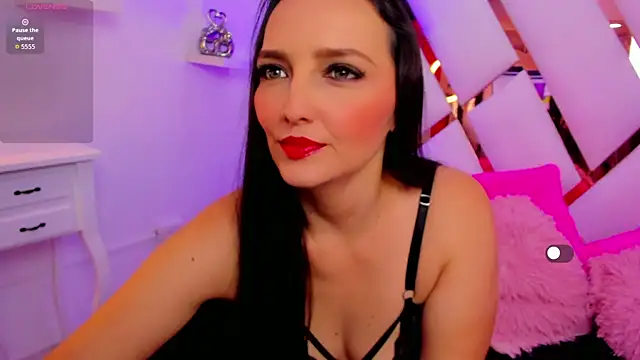 Snapshot of samy__milf chatting on 10/11/25, 07:45 samy milf online show from 10/11/25, 07:45