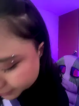 Snapshot of _Valkyrie chatting on 12/18/25, 05:19 Valkyrie online show from 12/18/25, 05:19