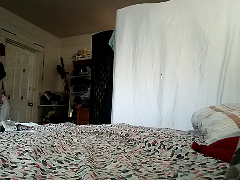 DevinToore online show from 10/10/25, 03:22