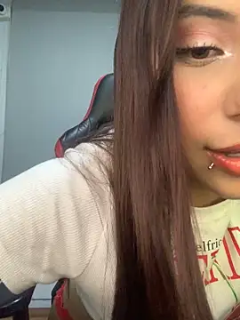 Snapshot of Emily_Clark1 chatting on 12/22/24, 09:55 Emily Clark1 online show from 12/22/24, 09:55