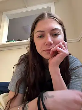 Snapshot of emilycoco chatting on 02/07/26, 10:02 emilycoco online show from 02/07/26, 10:02