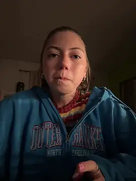 Snapshot of emilycoco chatting on 03/28/26, 05:29 emilycoco online show from 03/28/26, 05:29