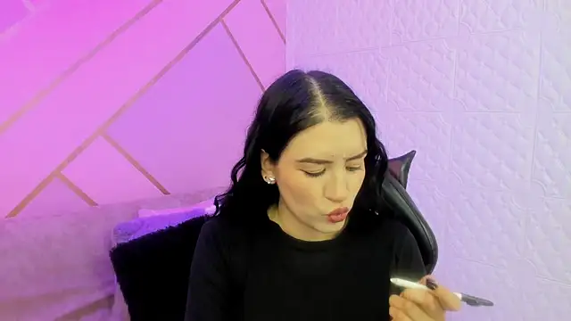 Snapshot of Violetaa_diazz chatting on 02/20/26, 09:15 Violetaa diazz online show from 02/20/26, 09:15