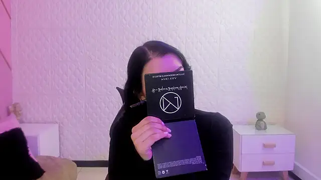 Snapshot of Violetaa_diazz chatting on 03/27/26, 09:25 Violetaa diazz online show from 03/27/26, 09:25