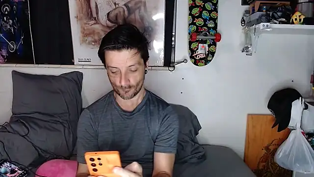 Snapshot of titclitcmndr chatting on 01/30/25, 11:55 titclitcmndr online show from 01/30/25, 11:55