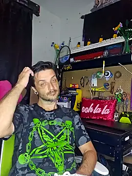 Snapshot of titclitcmndr chatting on 02/03/25, 12:58 titclitcmndr online show from 02/03/25, 12:58