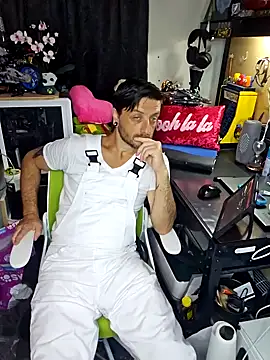 Snapshot of titclitcmndr chatting on 02/03/25, 05:46 titclitcmndr online show from 02/03/25, 05:46