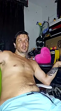 Snapshot of titclitcmndr chatting on 02/04/25, 05:01 titclitcmndr online show from 02/04/25, 05:01