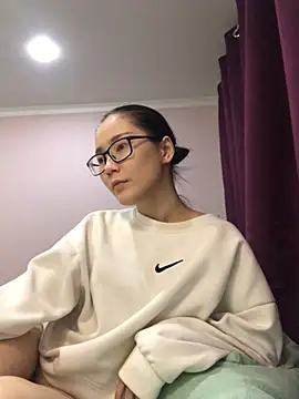 Snapshot of Milka23 chatting on 12/08/24, 10:47 Milka23 online show from 12/08/24, 10:47